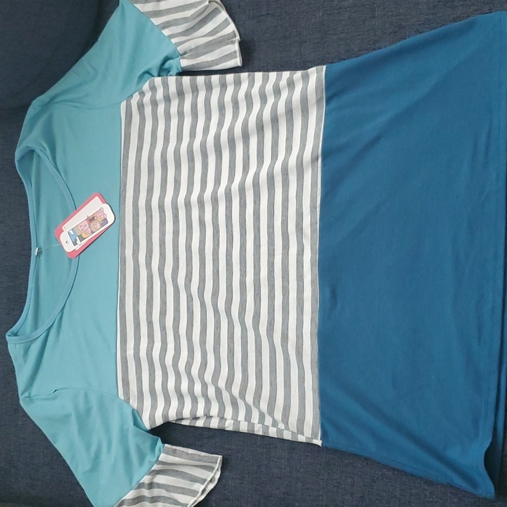 NWT. Blue stripe lotus sleeve top